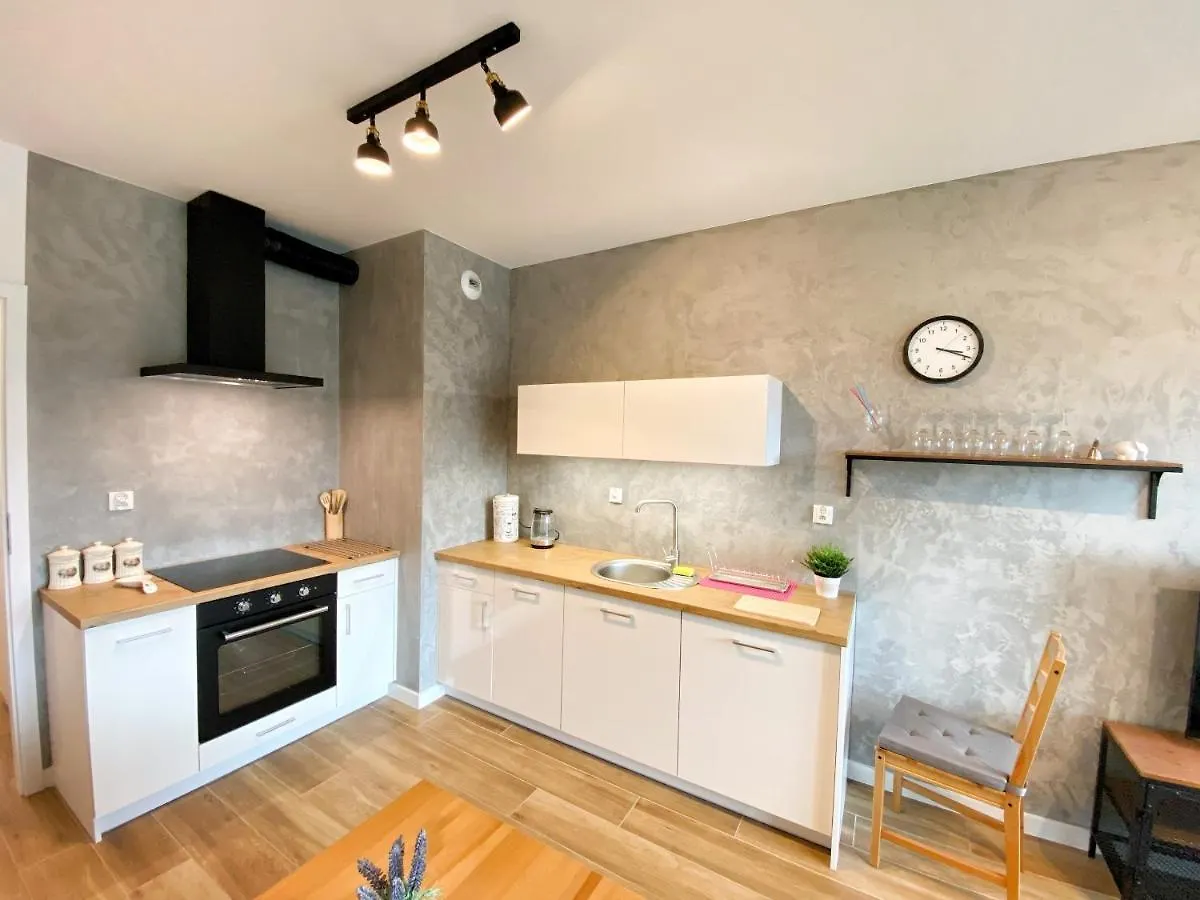Apartament Dwupokojowe mieszkanie przy Legnickiej 33 Wrocław